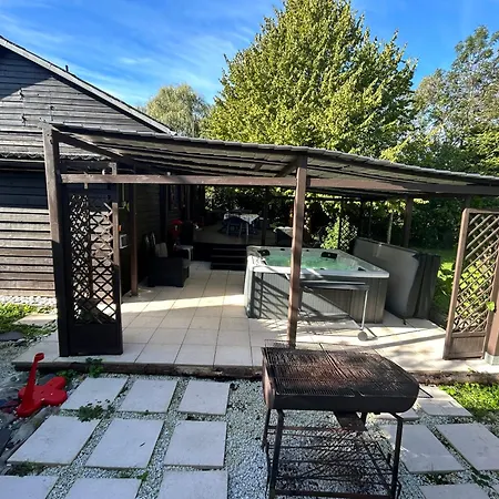 公寓 Cottage Tres Bien Equipe Avec Jacuzzi Balham