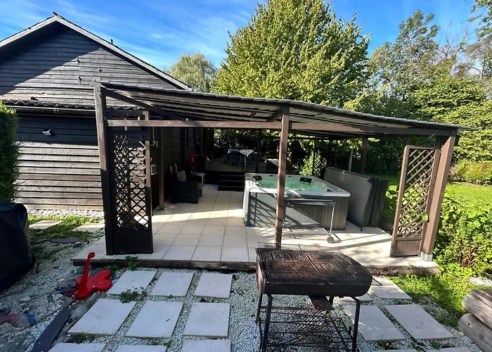 公寓 Cottage Tres Bien Equipe Avec Jacuzzi Balham